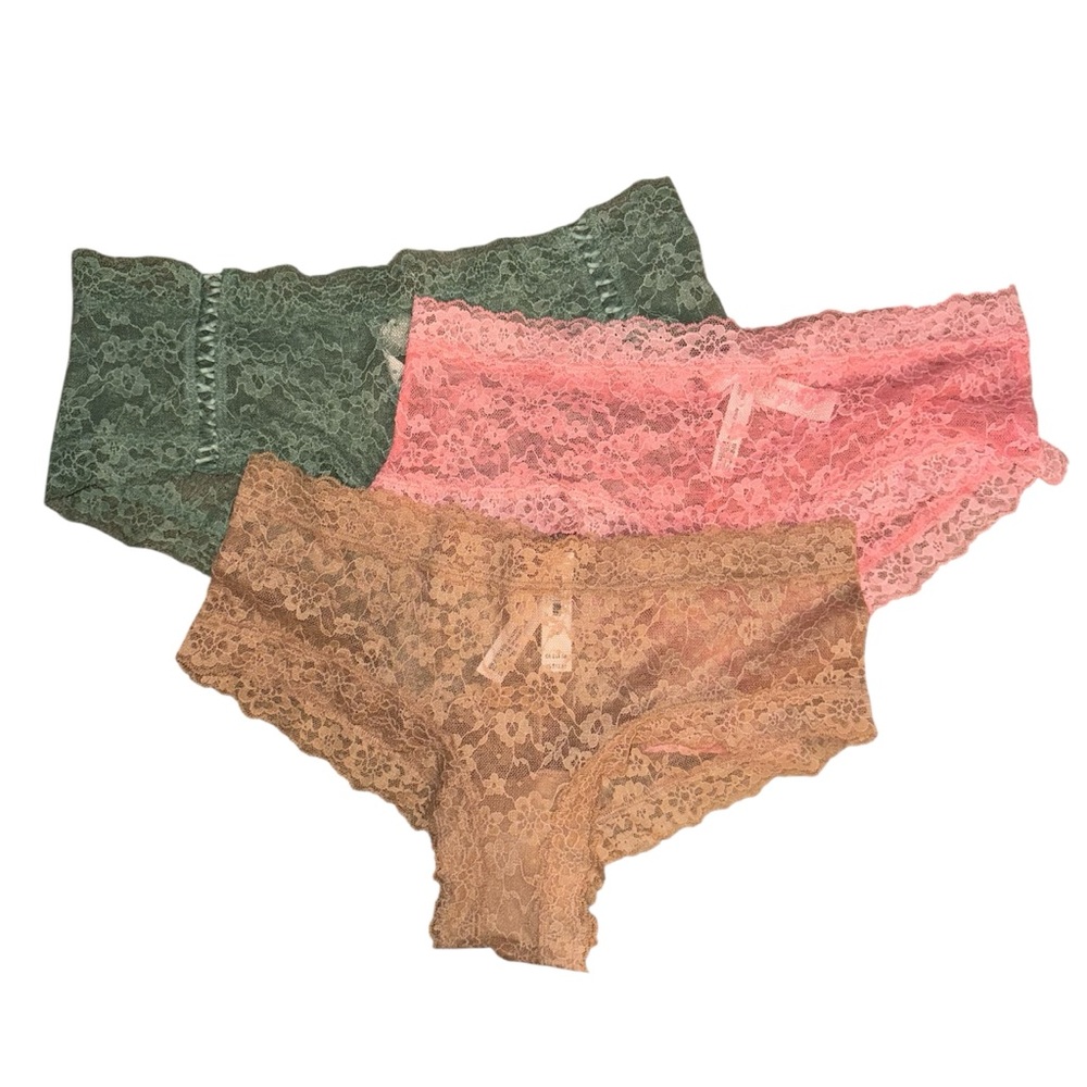 Victoria’s Secret 3-Pack Lace Cheeky Panties NWT Size Large